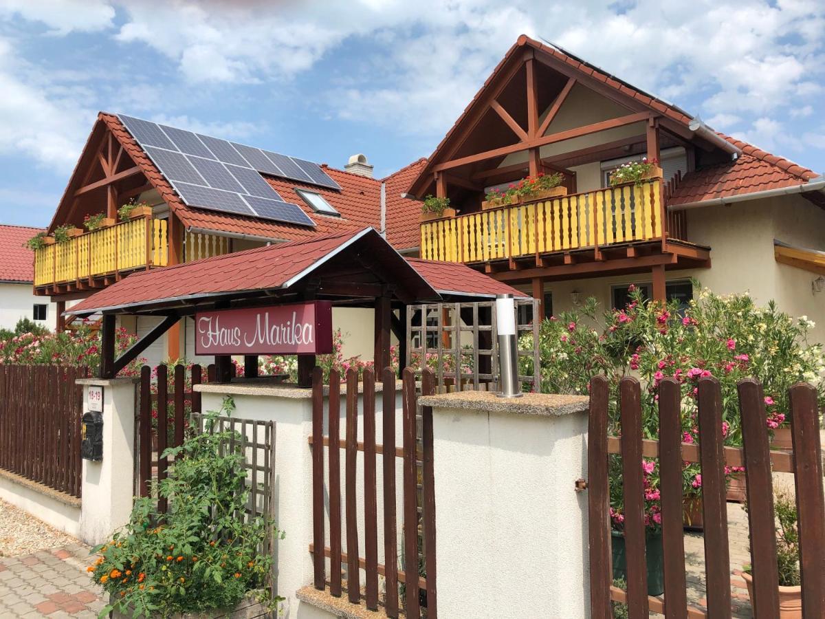 Hotel Haus Marika Siófok Esterno foto