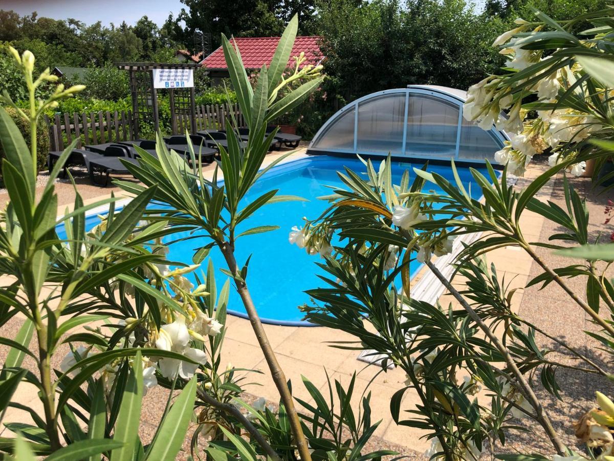 Hotel Haus Marika Siófok Esterno foto