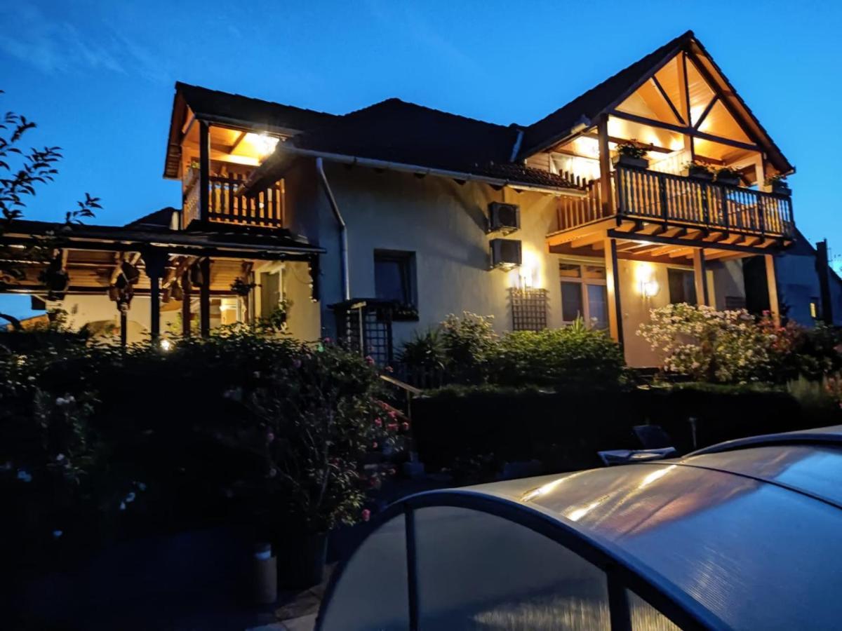 Hotel Haus Marika Siófok Esterno foto