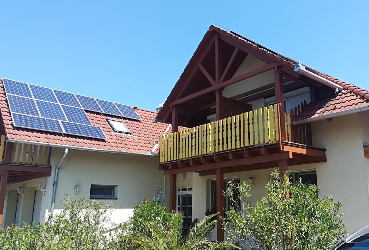 Hotel Haus Marika Siófok Esterno foto