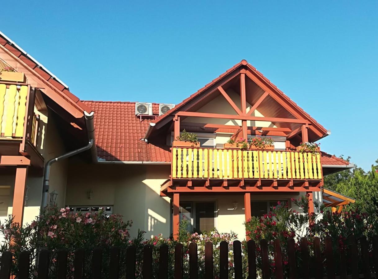 Hotel Haus Marika Siófok Esterno foto