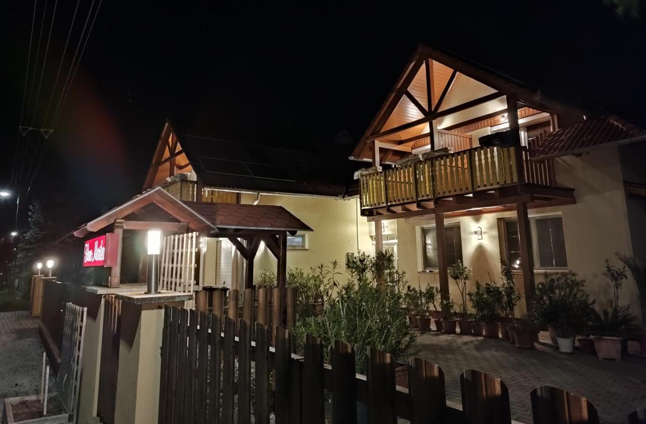 Hotel Haus Marika Siófok Esterno foto