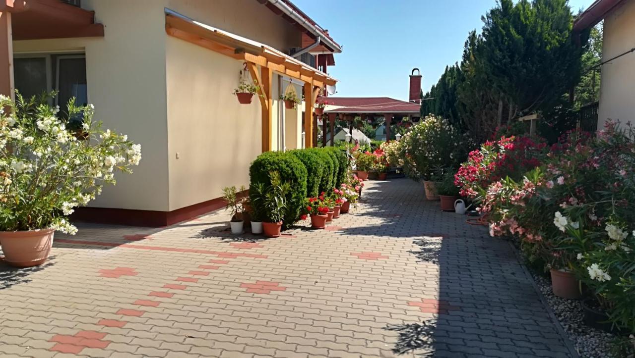 Hotel Haus Marika Siófok Esterno foto